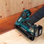 Pistol de batut cuie Makita 18V LXT, 15Ga, 32-64 mm, brushless, in MAKPAC - imagine 2